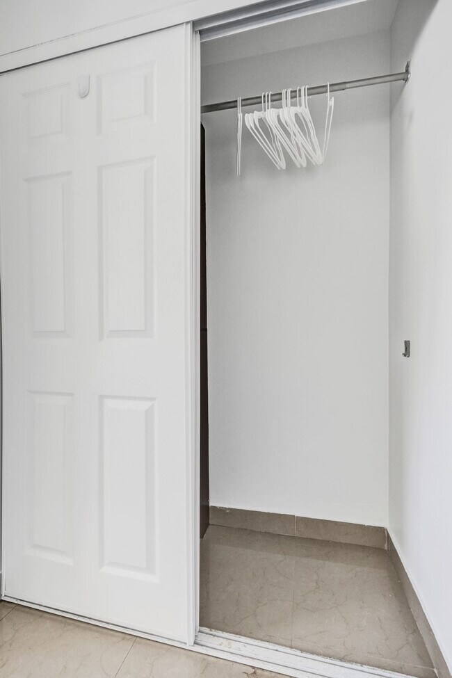 Building Photo - 905 N Federal Hwy