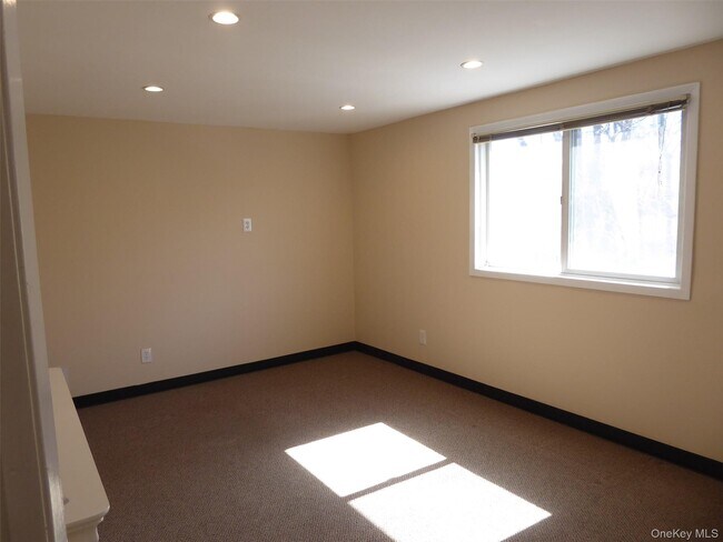 Building Photo - 122 Forest Ave