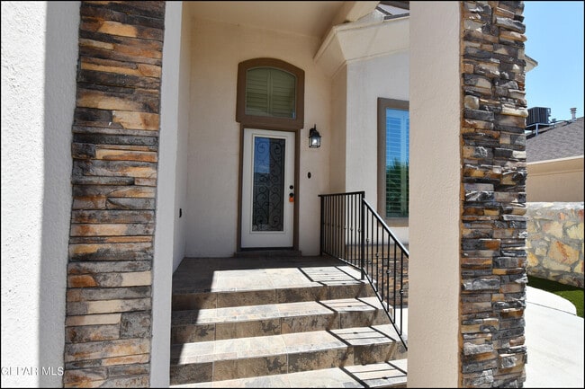 Building Photo - 3136 Red Maple