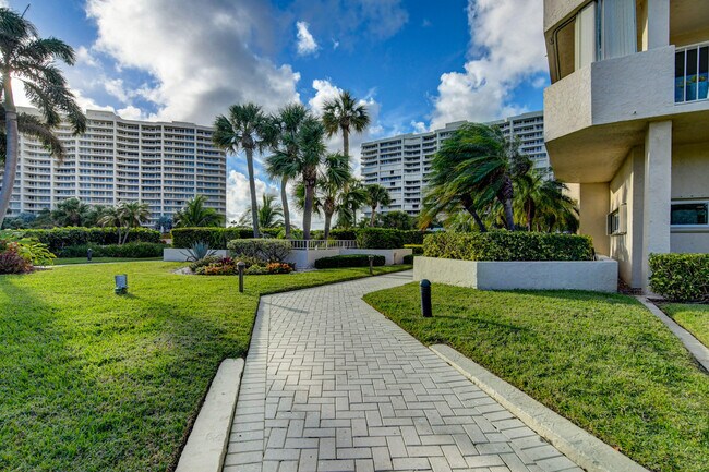 Building Photo - 4301 N Ocean Blvd
