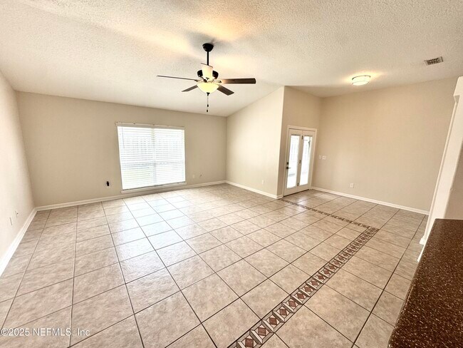 Building Photo - 12850 Chets Creek Dr N