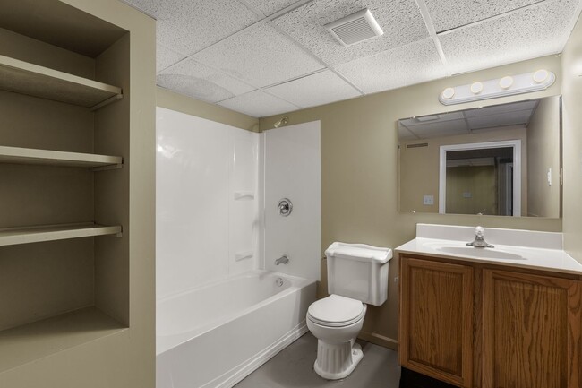 Building Photo - MOVE IN READY! Passed Occupancy!!! Move in BEFORE the holidays! Refrigerator included.