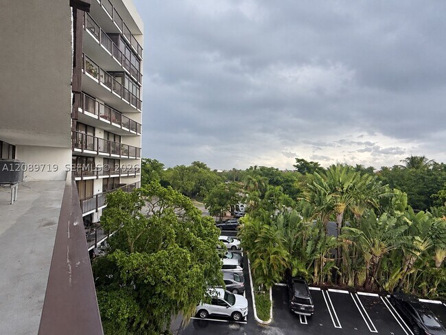 Building Photo - 5781 Biscayne Blvd