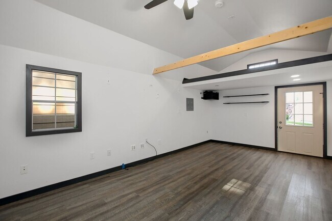 Building Photo - 1124 73rd Dr SE