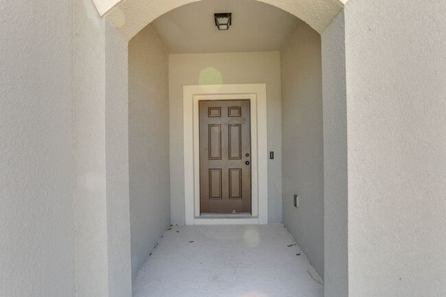 Building Photo - 2686 Gasparilla Cir