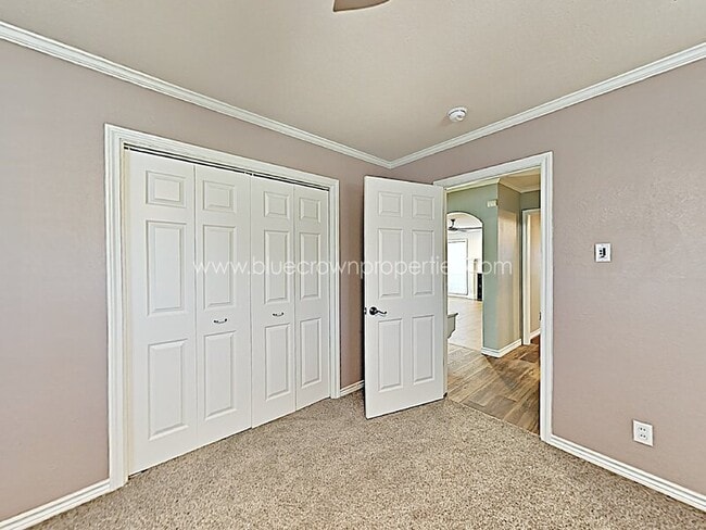 Building Photo - 2137 Barberry Dr