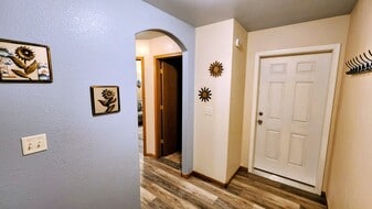 Building Photo - 371 Cardinal Ave