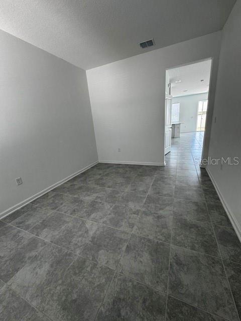 Building Photo - 2500 Skyline Lp