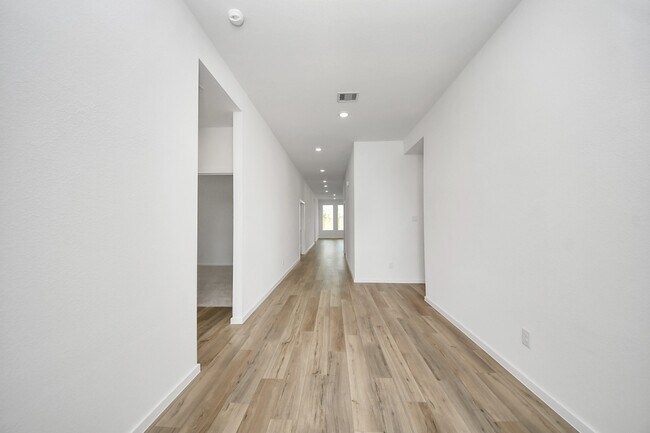 Building Photo - 13407 Harbor Pt Dr