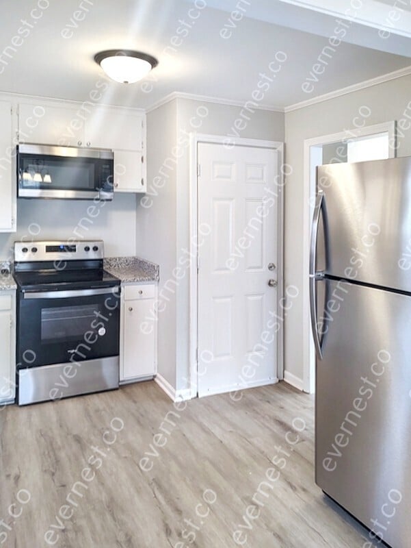 Building Photo - 210 Brookview Dr