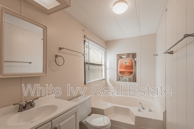 Building Photo - 30 Allen Rd