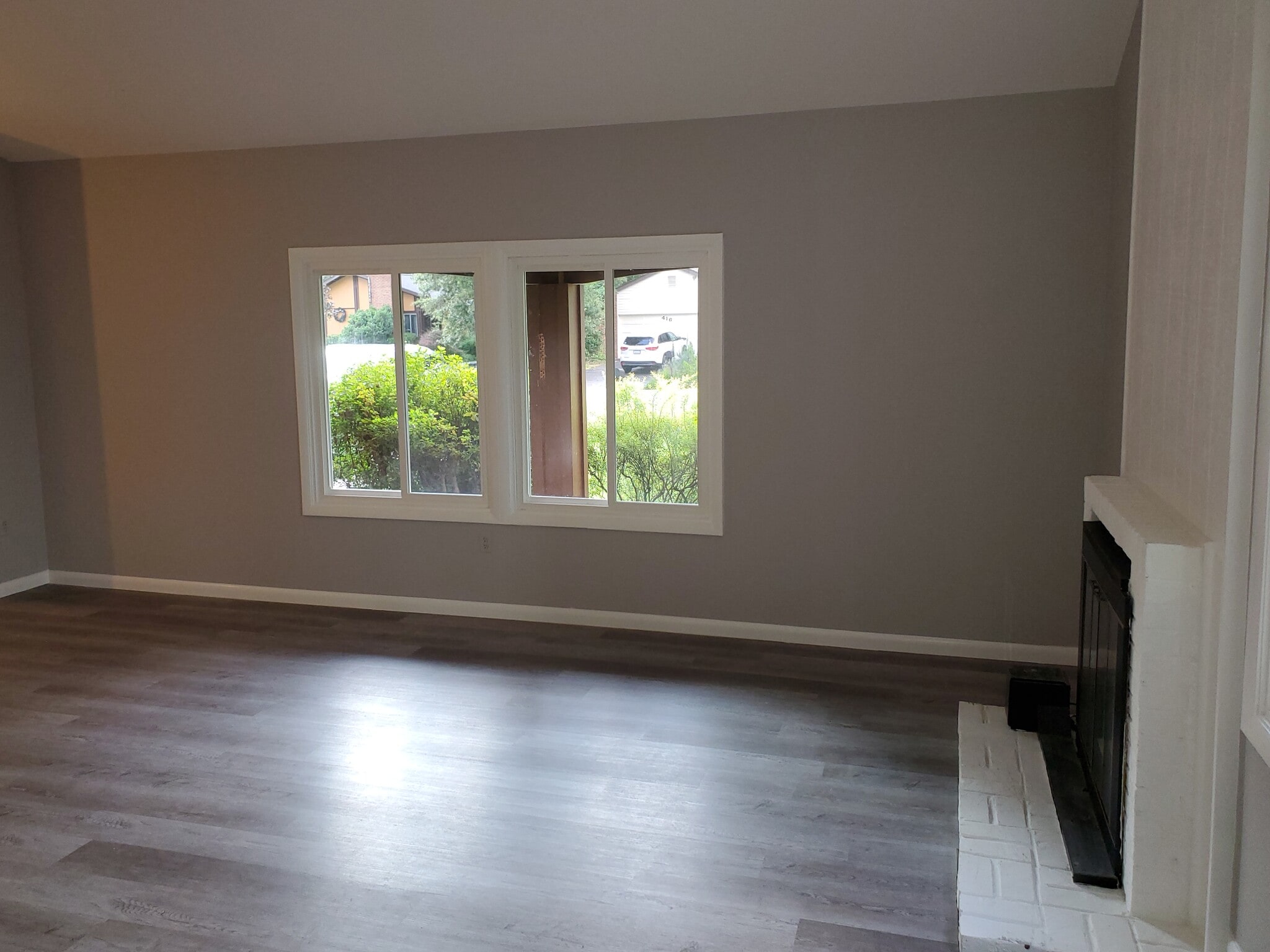 Living - 417 Sugarland Run Dr