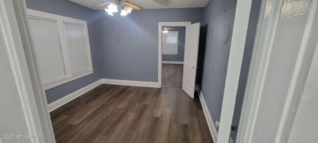 Building Photo - 1243 W 29th St