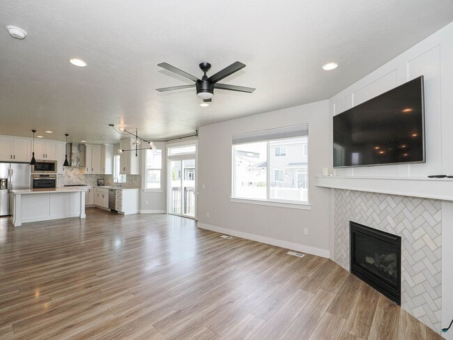 Building Photo - 69 S Serrata Ln