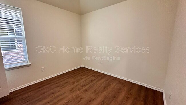 Building Photo - 11417 N University Ave