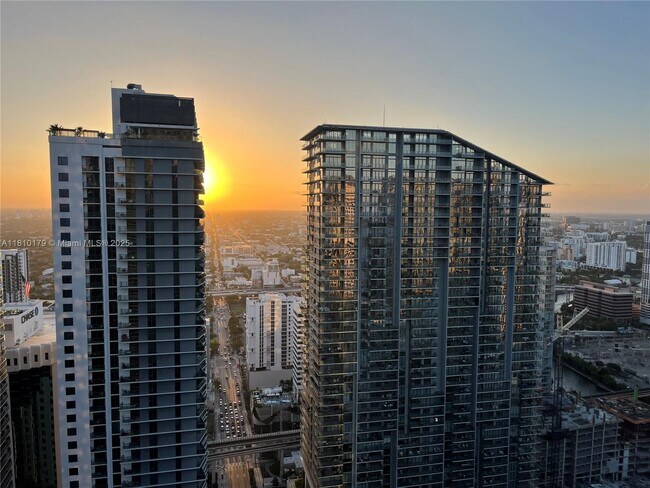 Building Photo - 801 S Miami Ave