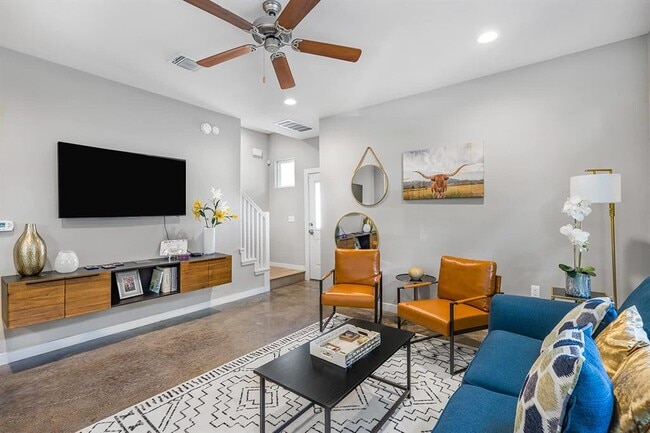Primary Photo - 209 E 52nd St