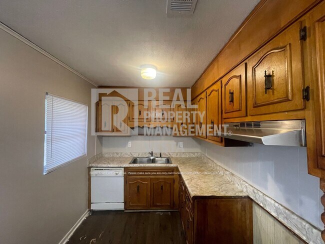 Building Photo - 4342 Pinedale Dr