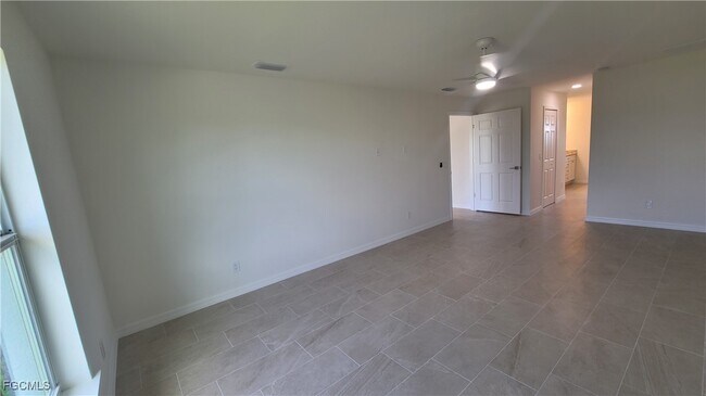 Building Photo - 4016 NE 12th Ct