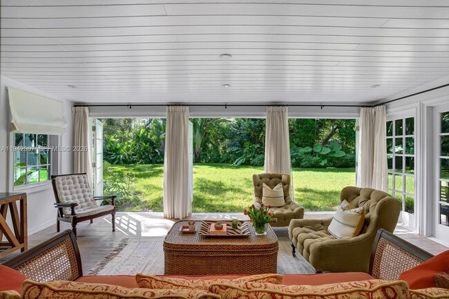 Building Photo - 530 Melaleuca Ln