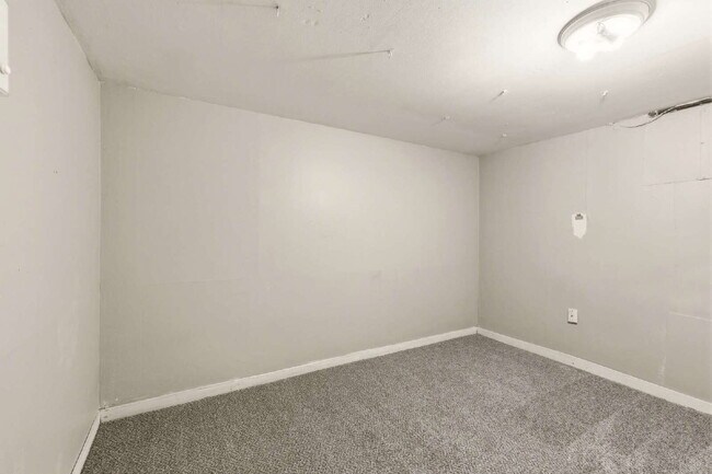 Building Photo - 1 Bed 1 Bath with TWO Bonus Rooms in Delmar Parkway!
