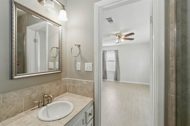 Building Photo - 9030 Bassoon Dr