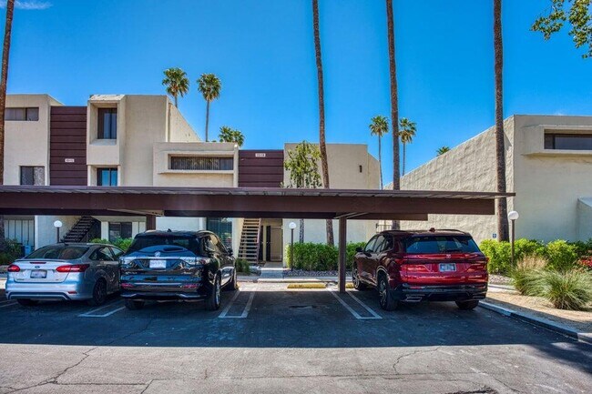 Building Photo - 1655 E Palm Canyon Dr