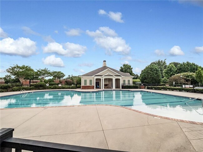Building Photo - 7555 Scarlet Dr