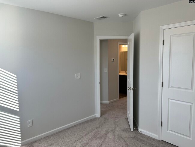 Building Photo - 437 Pinaster Path