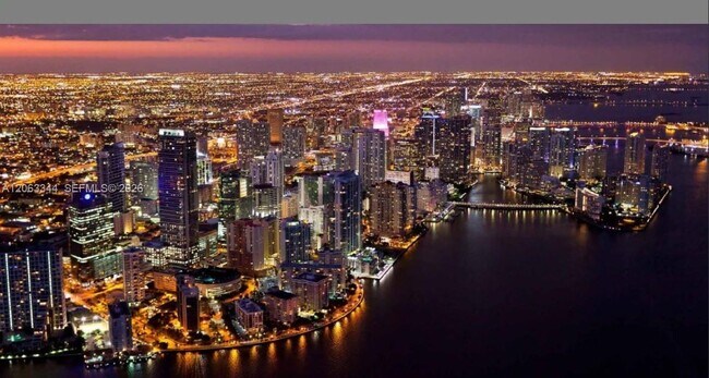 Building Photo - 475 Brickell Ave