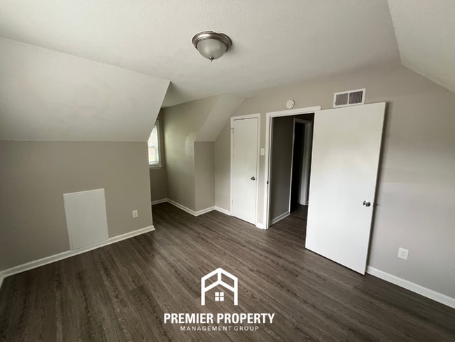 Building Photo - Spacious 4BR/2BA Home in 38118 | Hardwood Floors & Large Fenced Backyard