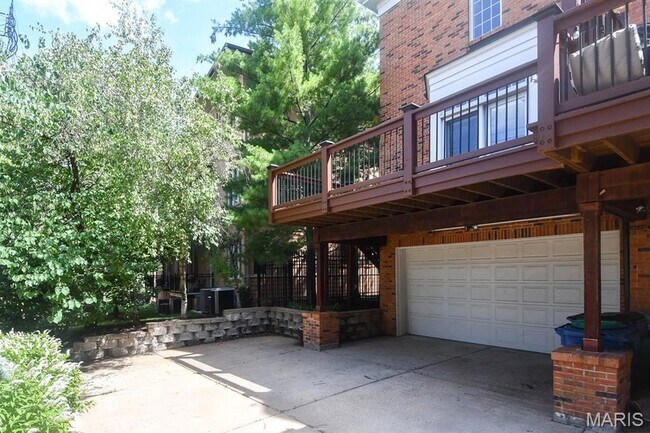 Building Photo - 20 Brighton Way