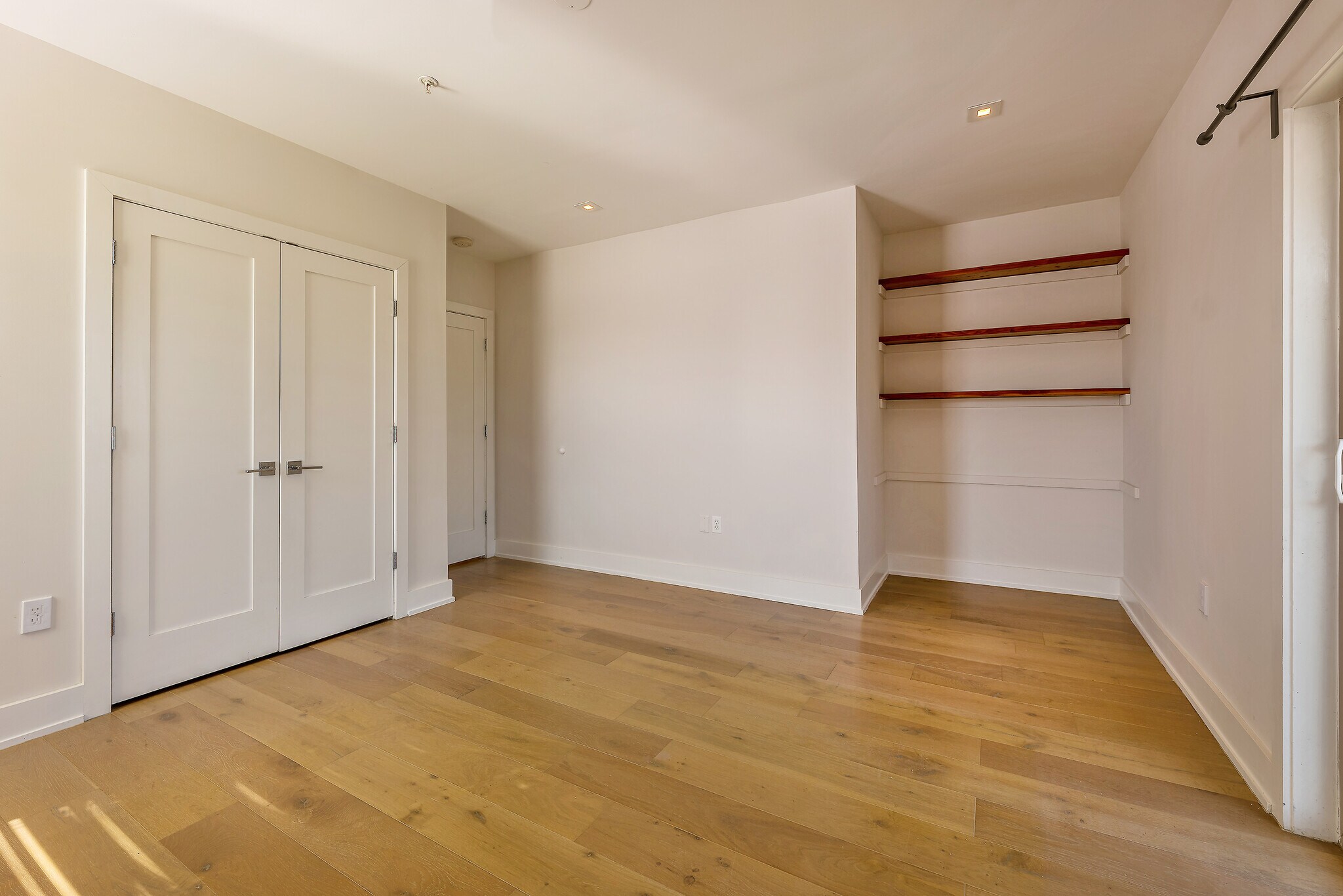 Building Photo - 5110 Fort Totten Dr NE