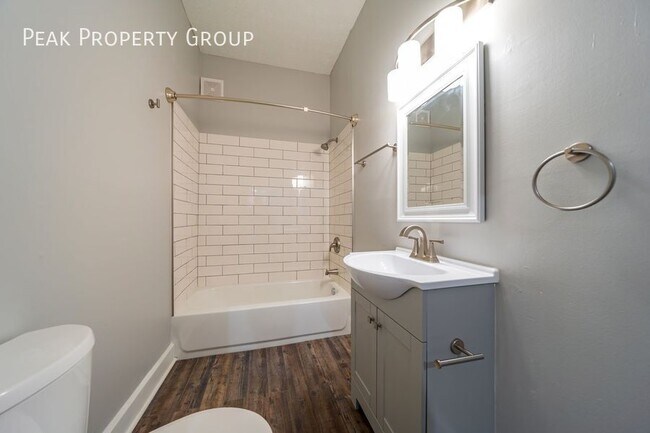 Building Photo - Available Now!! Located in Victorian Villa...