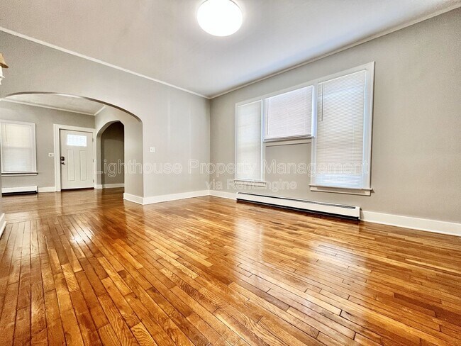 Building Photo - 429 Carrier St NE