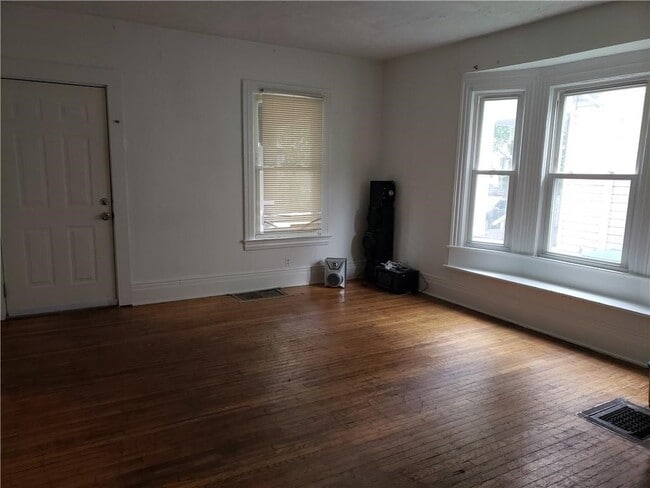 Building Photo - 36 Berkshire St