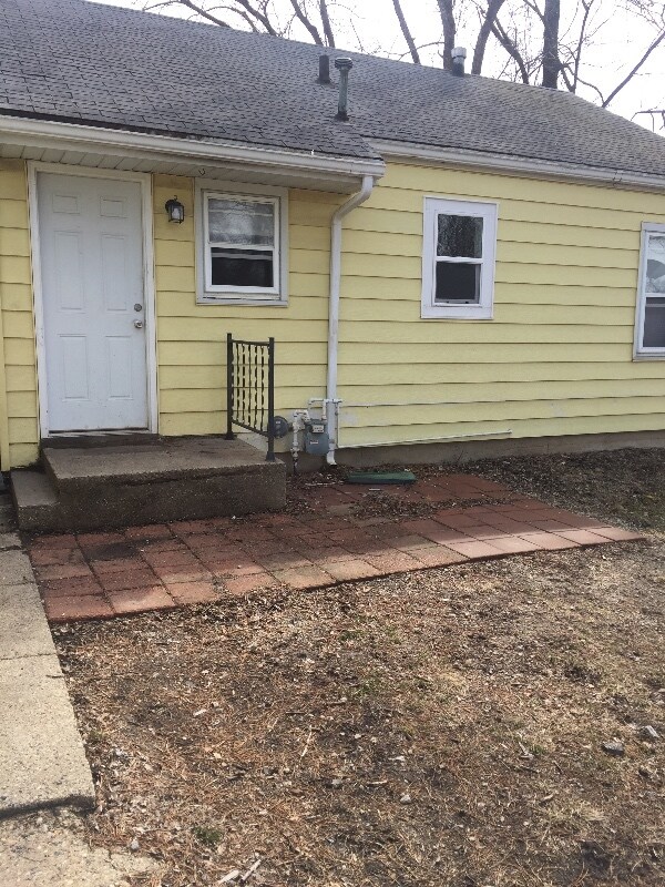 Building Photo - 4734 NE 28th Ct