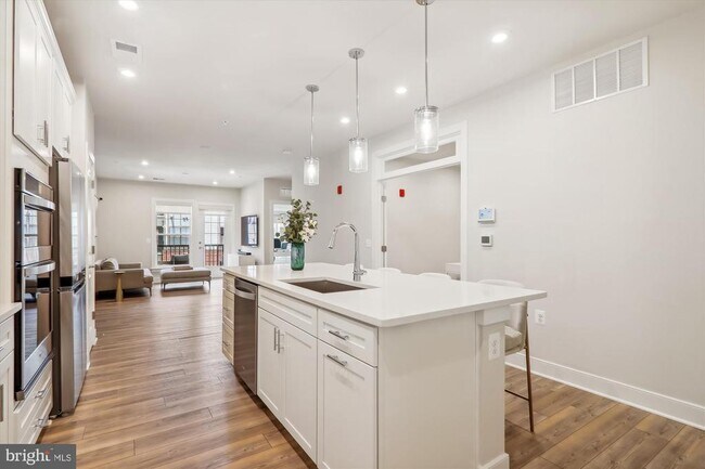 Building Photo - 104 St Ives Pl