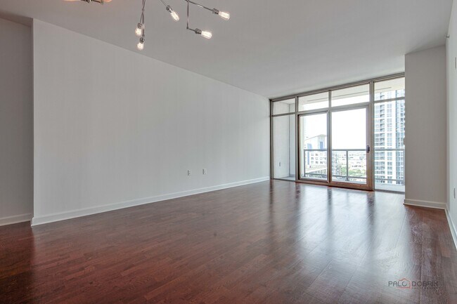 Building Photo - 1235 S Prairie Ave