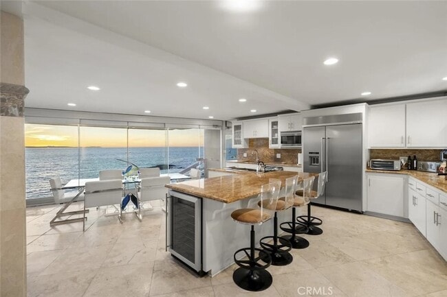 Building Photo - 31877 Circle Dr