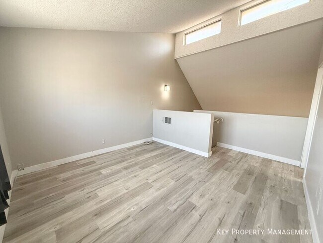 Building Photo - 5187 Garden Ln