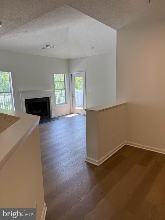Building Photo - 1704 Lake Shore Crest Dr