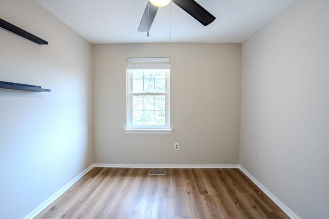 Building Photo - 8505 Castlemill Cir