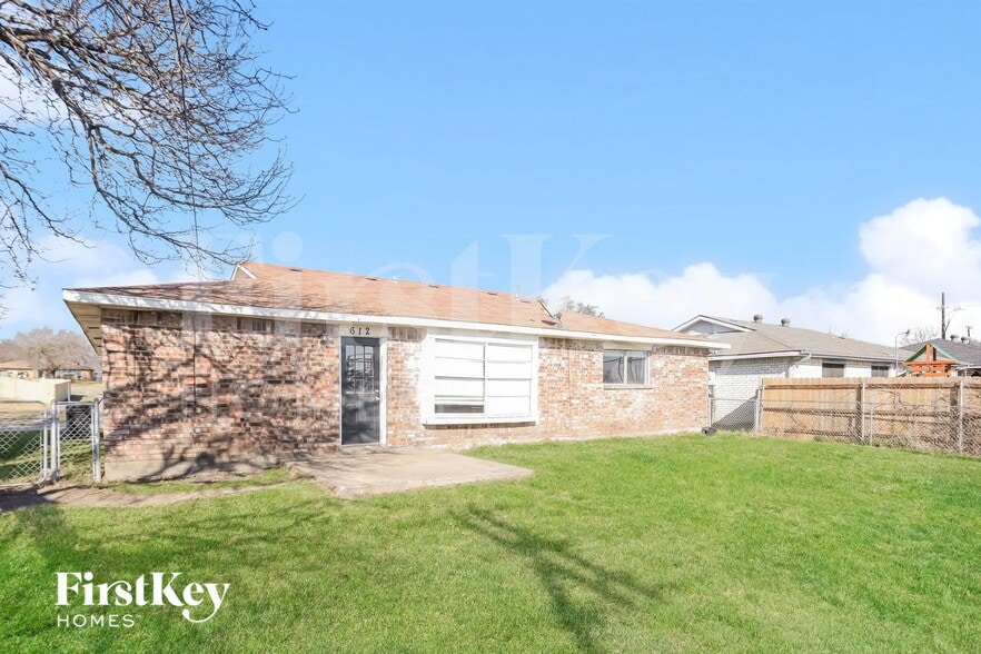 Building Photo - 612 Coolwood Ln