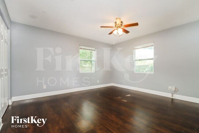 Building Photo - 4722 W Wyoming Ave