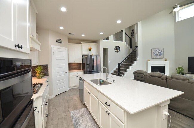 Building Photo - 28615 Halle Ray Dr