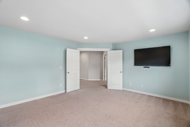 Building Photo - 6813 Sweetgum Ave NE