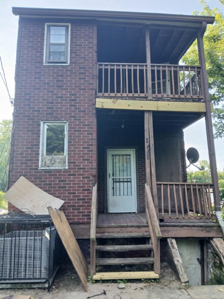 Building Photo - 5445 Robin Ave