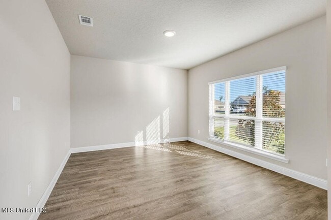 Building Photo - | 3,100+ Sq Ft • Gourmet Kitchen • Covered Patio • Ocean Springs Schools