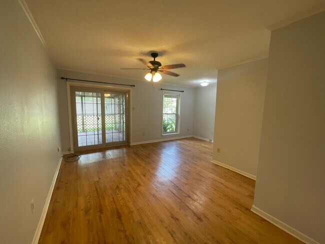 Building Photo - 4625 Vail St